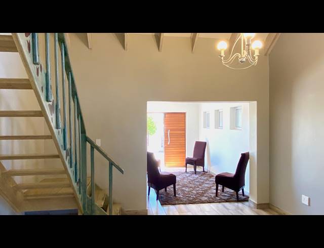 3 BEDROOM HOUSE FOR SALE IN GOLDEN MILE